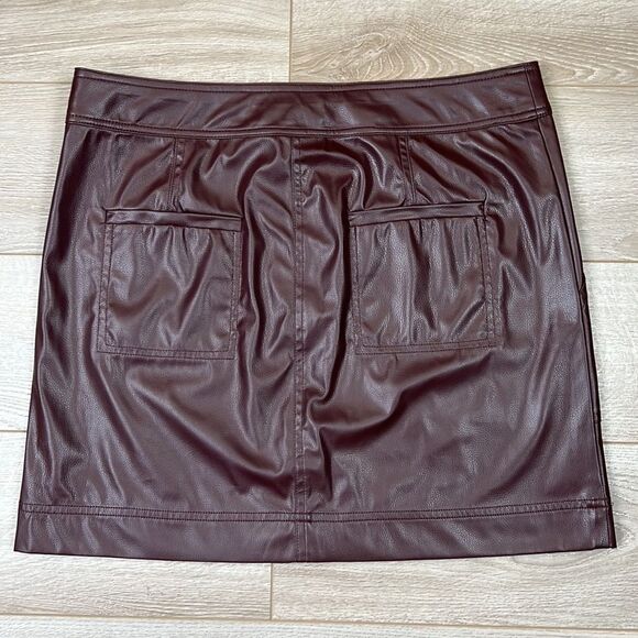NWT Marie Oliver Braden Vegan Mini Skirt in Bordeaux Size 8 - Picture 12 of 15